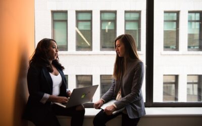 Equilibrio en la tormenta: Claves para mantener la armonía entre trabajo y vida personal durante la reestructuración empresarial